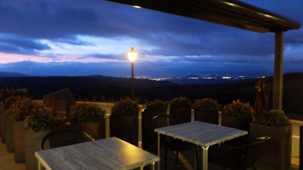 Hotel Albergue La Casa Del Peregrino El Acebo de San Miguel ภายนอก รูปภาพ