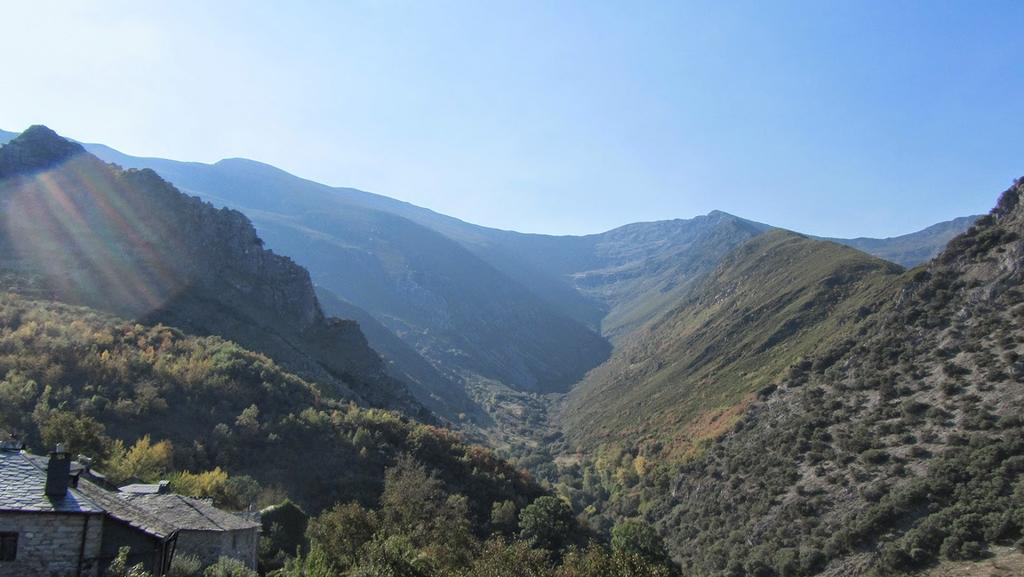 Hotel Albergue La Casa Del Peregrino El Acebo de San Miguel ภายนอก รูปภาพ